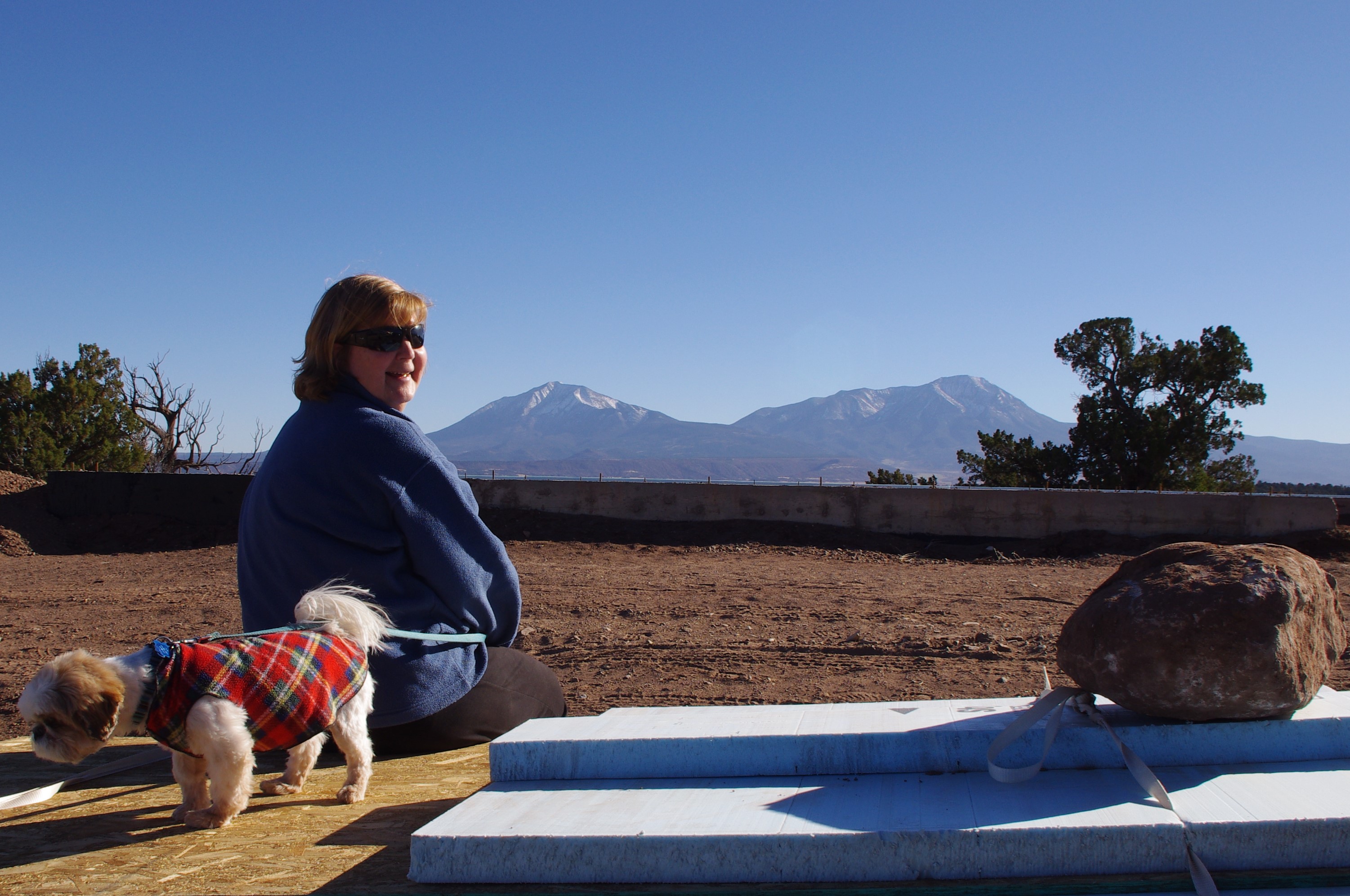 laura and rasta on insulation 2014 (2)