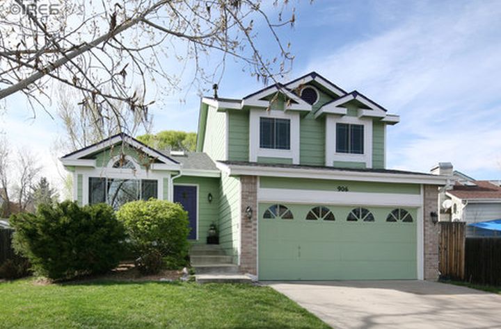 906 Deer Creek Lane front view